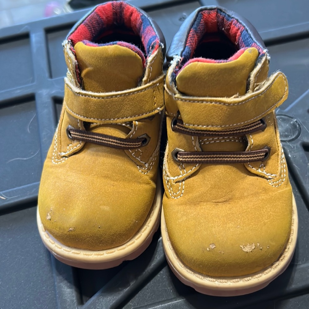 Toddler Boys size 5 garanimal tan/brown boots free shipping
